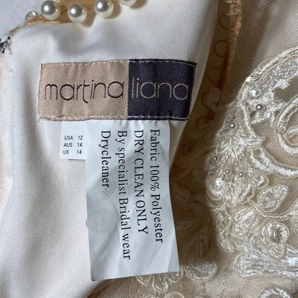 Wedding dress in good shape has been well cared for - Picture 4 of 8